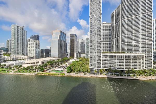 Courvoisier Courts, 701 Brickell Key Blvd #1704, Miami, Florida 33131, image 2