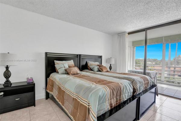Watergate, 2741 Taft St #301, Hollywood, Florida 33020, image 2