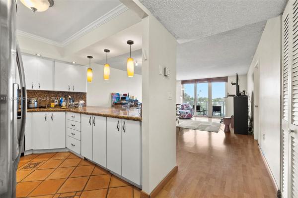Arlen Beach, 5701 Collins Ave #307, Miami Beach, Florida 33140, image 1