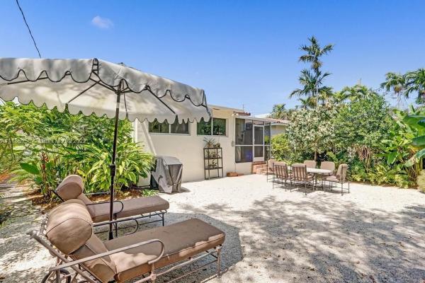 Tamiami Place, 821 Tangier St, Coral Gables, Florida 33134, image 2