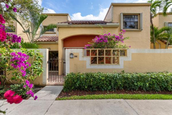 Mariner Village Townhouses, 20903 Leeward Ct #314-1, Aventura, Florida 33180, image 2