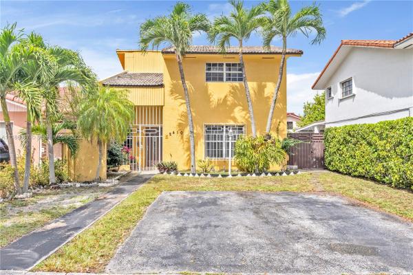 Tamiami Twin Villas, 2410 SW 108 Ave #a, University Park, Florida 33165, image 1