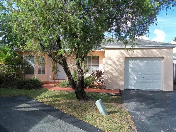 Villas Of Deerwood, 14572 SW 124th Pl, Three Lakes, Florida 33186, image 2