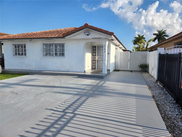 Robles Gardens, 2792 W 70th Pl, Hialeah, Florida 33016, image 1