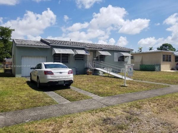 Spring View, 951 Falcon Ave, Miami Springs, Florida 33166, image 2