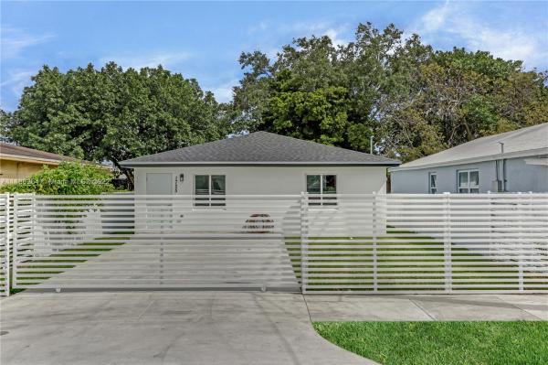 Liberty City, 1725 NW 69th St, Gladeview, Florida 33147, image 2