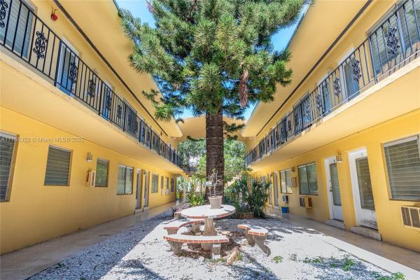 Golden Dreams, 65 Washington Ave #5, Miami Beach, Florida 33139, image 1