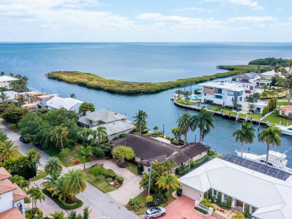 Gables By The Sea, 916 San Pedro Ave, Coral Gables, Florida 33156, image 2