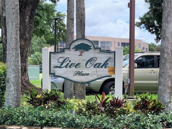 Live Oak Of Pine Island Ridge, 9410 Live Oak Pl #305, Davie, Florida 33324, image 2