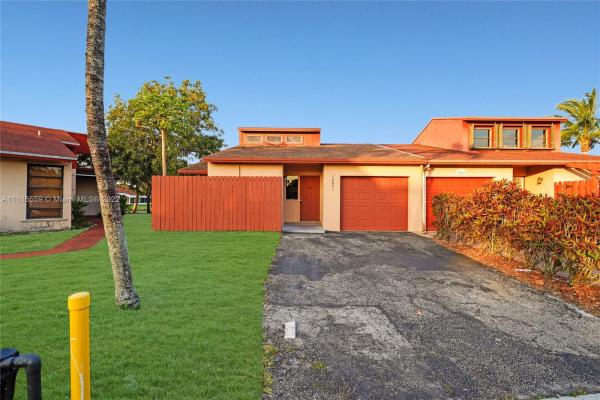Quincey Park, 10021 SW 16th St, Pembroke Pines, Florida 33025, image 1