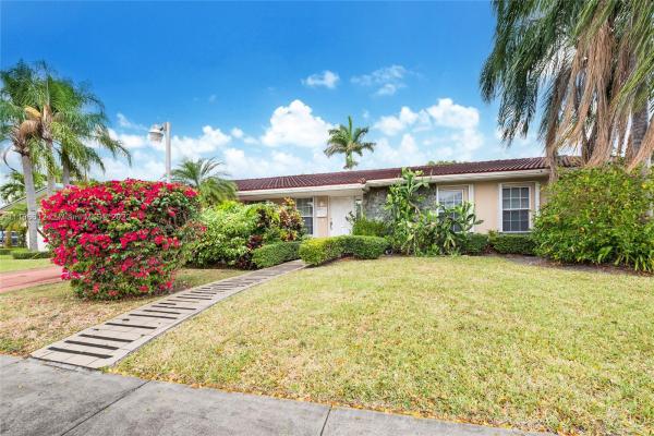 Fairfield Manors, 10841 SW 33rd St, University Park, Florida 33165, image 1