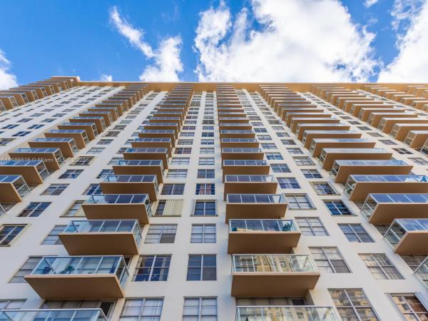 Winston Towers 300, 230 174th St #1705, Sunny Isles Beach, Florida 33160, image 1