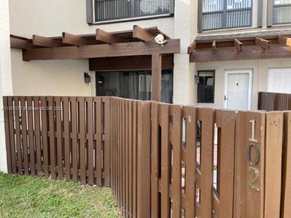 Indian Lake Village, 10211 Fontainebleau Blvd #102, Fountainebleau, Florida 33172, image 1