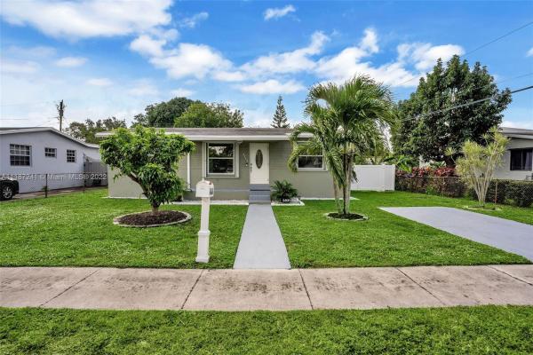 Linwood Gardens, 6464 Mcclellan St, Hollywood, Florida 33024, image 2
