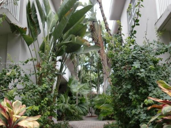 Meridian Court, 911 Meridian Ave #102, Miami Beach, Florida 33139, image 1