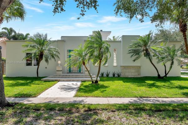 Royal Oaks, 16203 NW 82nd Pl, Miami Lakes, Florida 33016, image 2