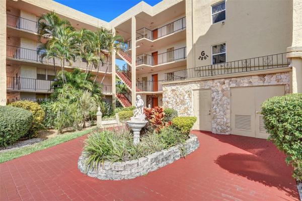 Somerset, 2801 Somerset Dr #414, Lauderdale Lakes, Florida 33311, image 2