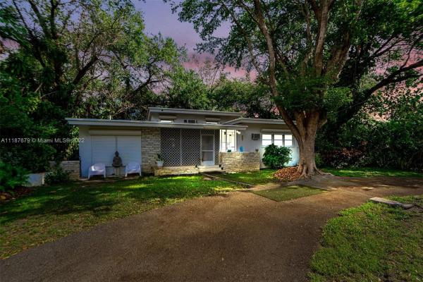 Griffing Biscayne Park Estates, 705 NE 120th St, Biscayne Park, Florida 33161, image 2