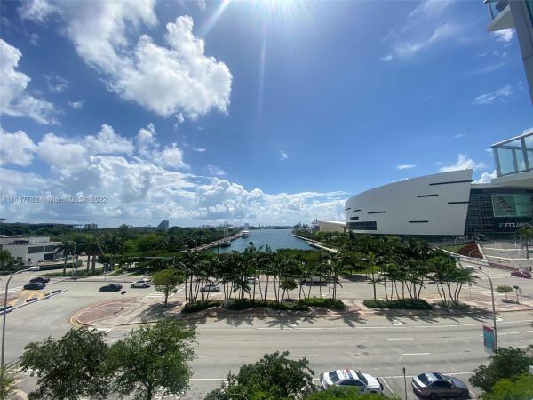 MarinaBlue, 888 Biscayne Blvd #409, Miami, Florida 33132, image 2