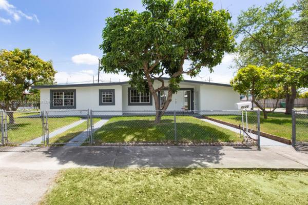 Westwood Lakes Residential, 4125 SW 107th Ct, Westwood Lakes, Florida 33165, image 2