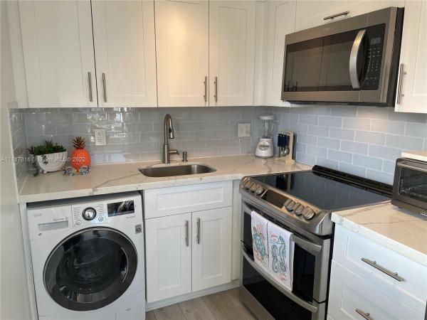 Murry Hills, 2920 Lake Osborne Dr #210, Lake Worth Beach, Florida 33461, image 1