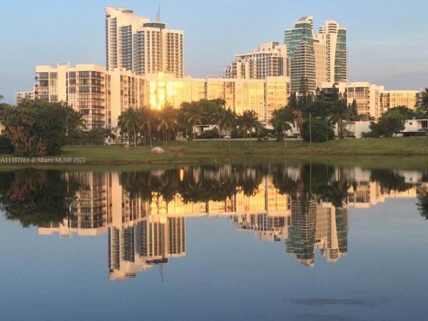 Oceanview Park, 1000 Parkview Dr #709, Hallandale Beach, Florida 33009, image 2