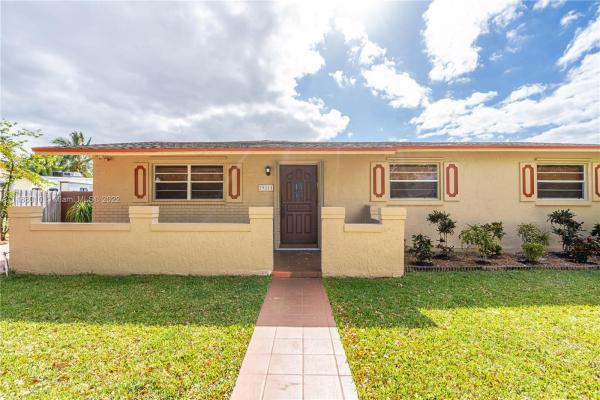 Gem Homes, 29811 SW 147th Ave, Leisure City, Florida 33033, image 2