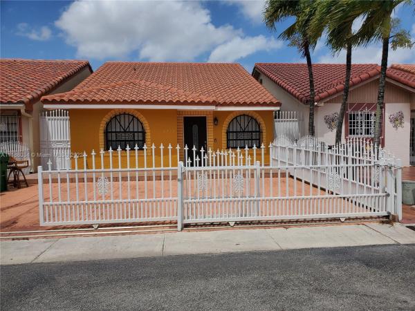 Alameda By The Lake, 2733 W 55th Pl, Hialeah, Florida 33016, image 1
