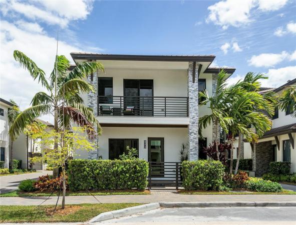 8274 NW 47th Ln, Doral, Florida 33166, image 2