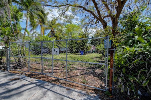 St James Park, 64 NW 32nd St, Miami, Florida 33127, image 1