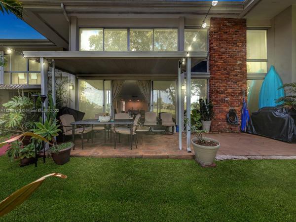 Country Club Of Miami, 18640 Bobolink Dr #18640, Country Club, Florida 33015, image 2
