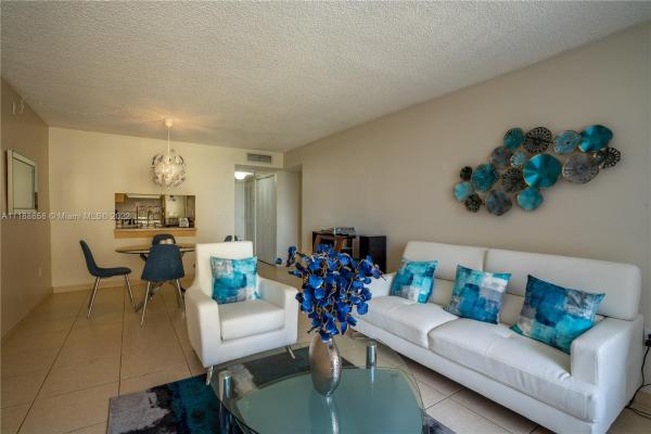 Golfview Club At Fontainebleau Park, 9688 Fontainebleau Blvd #402, Fountainebleau, Florida 33172, image 1