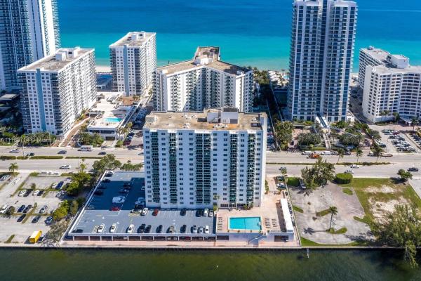 The Residences On Hollywood Beach, 3000 S Ocean Dr #814, Hollywood, Florida 33019, image 2