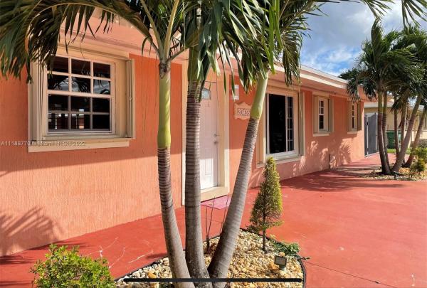 Carol City Gardens, 20435 NW 44th Ave, Miami Gardens, Florida 33055, image 2