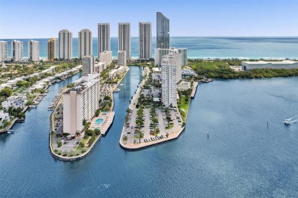 Arlen House West, 500 Bayview Dr #518, Sunny Isles Beach, Florida 33160, image 2