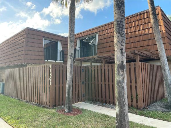 Village At Lake Pine, 11871 SW 8th Ct, Davie, Florida 33325, image 2
