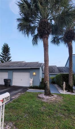 Island Club, 3793 Island Club Cir, Lake Worth Beach, Florida 33462, image 1