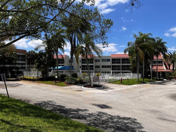 Racquet Club Village, 120 Lakeview Dr #303, Weston, Florida 33326, image 1