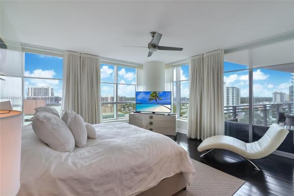 Hallandale Beach, Florida 33019, image 2