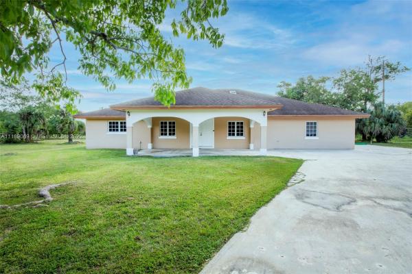 Tropical Fruit Groves, 25451 SW 147th Ave, Country Walk, Florida 33032, image 1