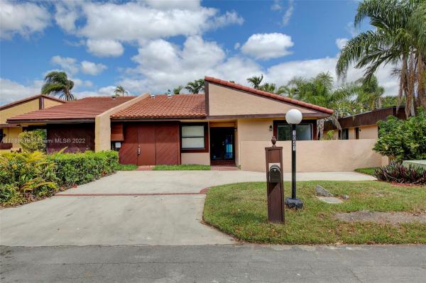 Woodridge At The California Club, 1041 NE 204th Ln #H, Ives Estates, Florida 33179, image 1