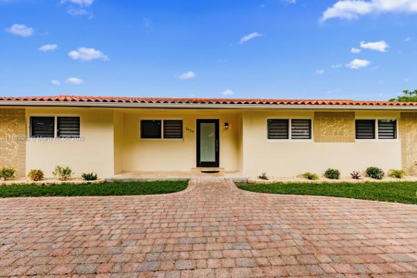 2920 SW 99th Ave, University Park, Florida 33165, image 2