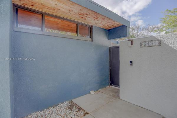 Windmill Gate, 6431 Lemon Tree Ln, Miami Lakes, Florida 33014, image 1