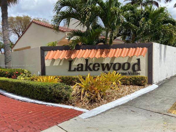 Lakewood Townhome Villas, 1525 SW 124th Place Concourse, Tamiami, Florida 33184, image 1