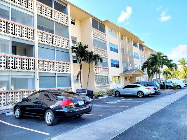 Turf, 211 NE 8th Ave #206, Hallandale Beach, Florida 33009, image 1