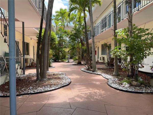 Creek Club, 8040 Tatum Waterway Dr #1, Miami Beach, Florida 33141, image 1