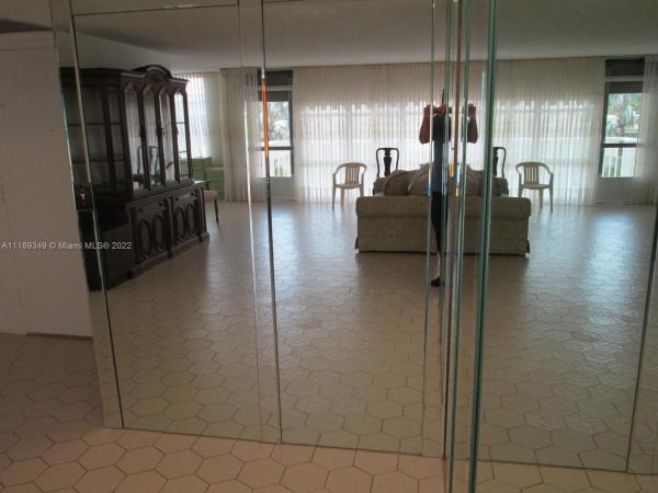Winston Towers 400, 231 174th St #308, Sunny Isles Beach, Florida 33160, image 2