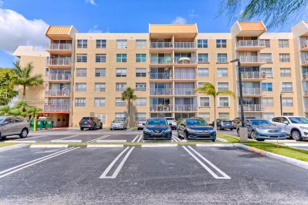 Village At The Falls, 13120 SW 92nd Ave #B-PH12, Kendall, Florida 33176, image 1