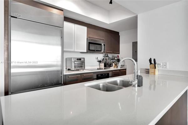 500 Brickell East, 500 Brickell Ave #4003, Miami, Florida 33131, image 2