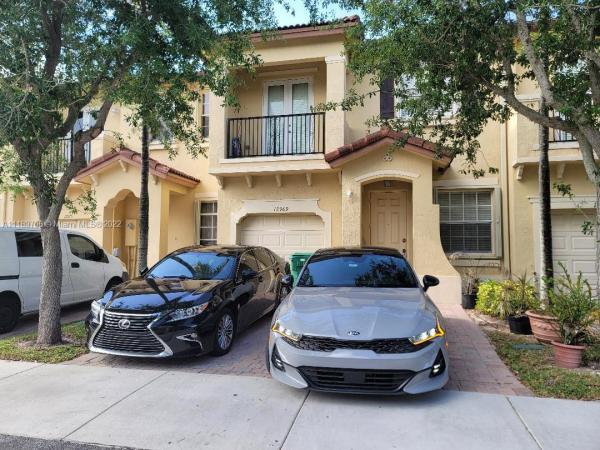 Tuscany Village, 12969 SW 135th St #12969, Three Lakes, Florida 33186, image 2
